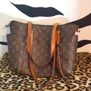 Authentic Louis Vuitton totally purse